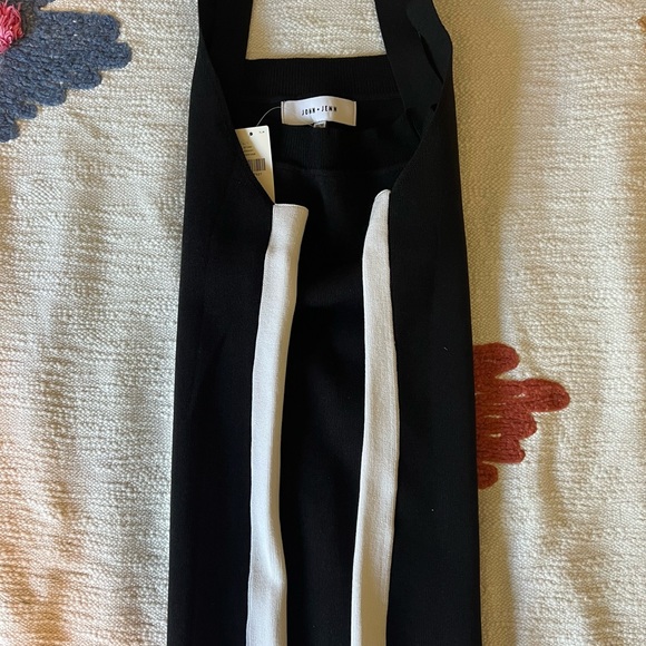 Anthropologie John + Jenn Knit Tank with side panel - Picture 2 of 4